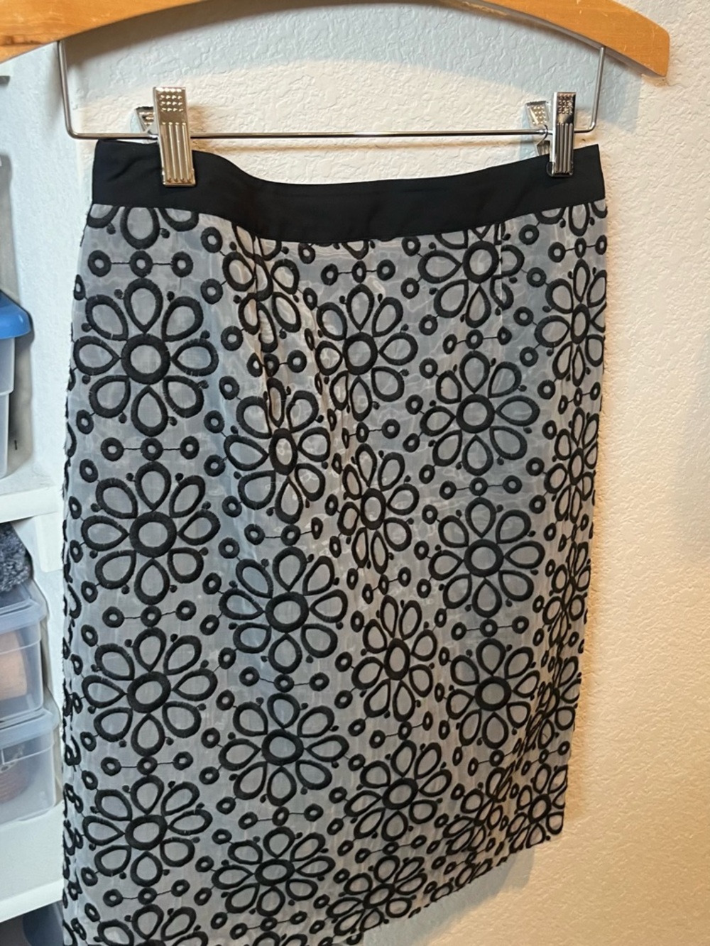 Halogen Black Floral Lace-Overlay Pencil Skirt